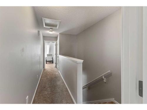92 Evansview Gardens Nw, Calgary, AB - Indoor Photo Showing Other Room