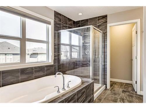69 Evansfield Park Nw, Calgary, AB - Indoor Photo Showing Bathroom