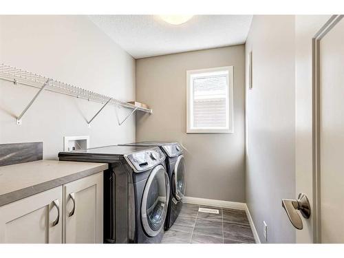 69 Evansfield Park Nw, Calgary, AB - Indoor Photo Showing Laundry Room