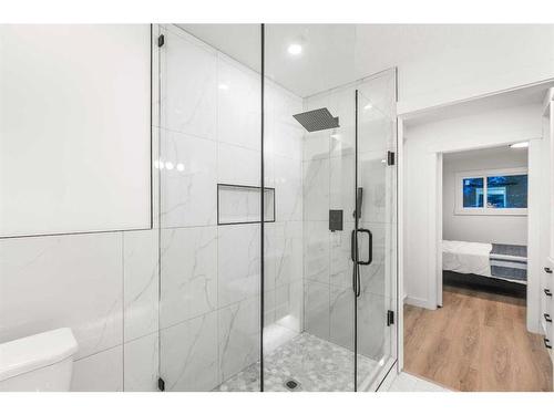19 Arbour Crescent Se, Calgary, AB - Indoor Photo Showing Bathroom