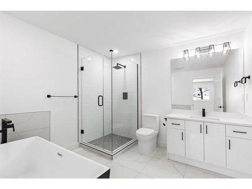 6231 4 Street Ne, Calgary, AB - Indoor Photo Showing Bathroom
