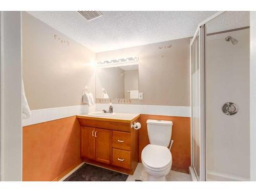 2419 Deer Side Drive Se, Calgary, AB - Indoor Photo Showing Bathroom