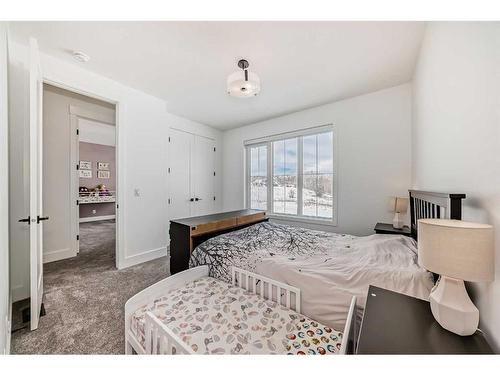 59 Timberline Point Sw, Calgary, AB - Indoor Photo Showing Bedroom
