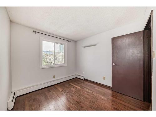 202-1613 11 Avenue Sw, Calgary, AB - Indoor Photo Showing Other Room