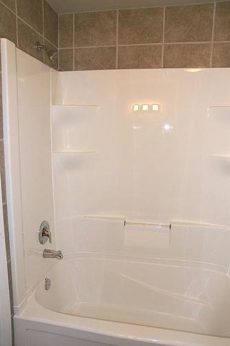 4416 4 Street Nw, Calgary, AB - Indoor Photo Showing Bathroom