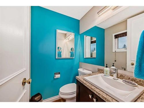 351 Huntridge Road Ne, Calgary, AB - Indoor Photo Showing Bathroom
