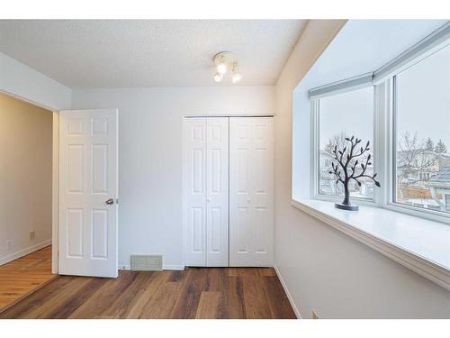 76 Riverbrook Way Se, Calgary, AB - Indoor Photo Showing Other Room