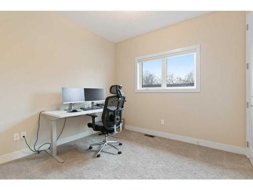 2422 Bowness Road Nw, Calgary, AB - Indoor Photo Showing Office