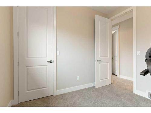 2422 Bowness Road Nw, Calgary, AB - Indoor Photo Showing Other Room