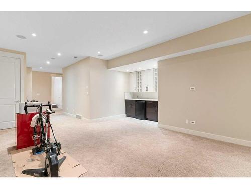2422 Bowness Road Nw, Calgary, AB - Indoor