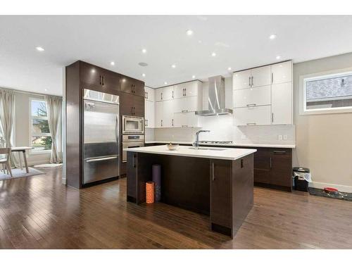 2422 Bowness Road Nw, Calgary, AB - Indoor Photo Showing Kitchen With Stainless Steel Kitchen With Upgraded Kitchen