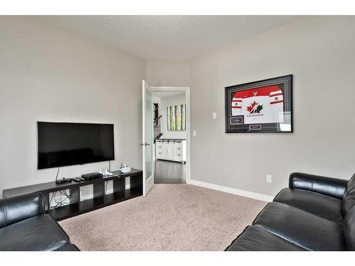 274 Wentworth Square Sw, Calgary, AB - Indoor Photo Showing Living Room