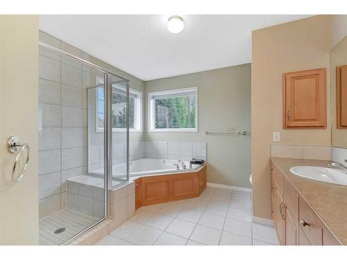 2 Canso Court Sw, Calgary, AB - Indoor Photo Showing Bathroom