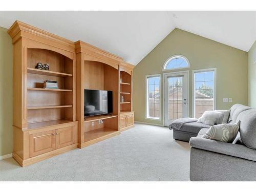 2 Canso Court Sw, Calgary, AB - Indoor Photo Showing Other Room
