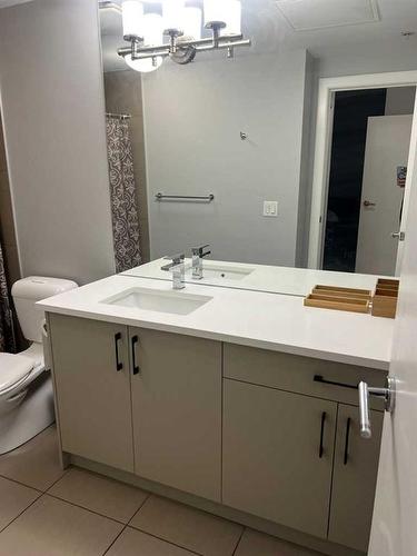 1202-220 12 Avenue Se, Calgary, AB - Indoor Photo Showing Bathroom