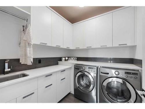1122 Valois Avenue Sw, Calgary, AB - Indoor Photo Showing Laundry Room