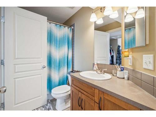 1203-281 Cougar Ridge Drive Sw, Calgary, AB - Indoor Photo Showing Bathroom