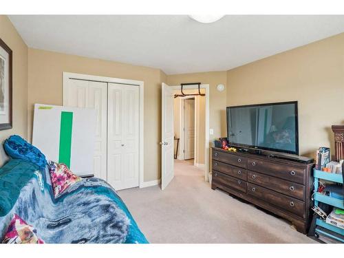 1203-281 Cougar Ridge Drive Sw, Calgary, AB - Indoor Photo Showing Bedroom