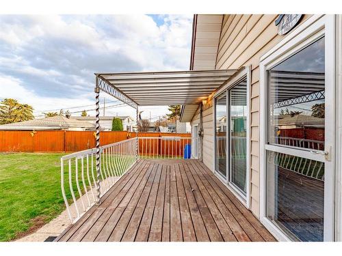 90 Lynnwood Drive Se, Calgary, AB - Outdoor With Deck Patio Veranda With Exterior