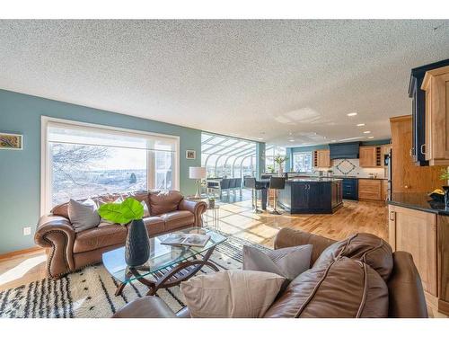 128 Edgeridge Place Nw, Calgary, AB - Indoor Photo Showing Living Room