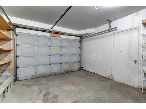 1405 22 Avenue Sw, Calgary, AB - Indoor Photo Showing Garage