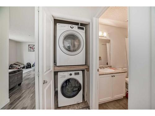 2208-1140 Taradale Drive Ne, Calgary, AB - Indoor Photo Showing Laundry Room