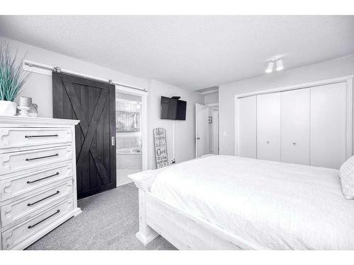 240 Macewan Ridge Close Nw, Calgary, AB - Indoor Photo Showing Bedroom