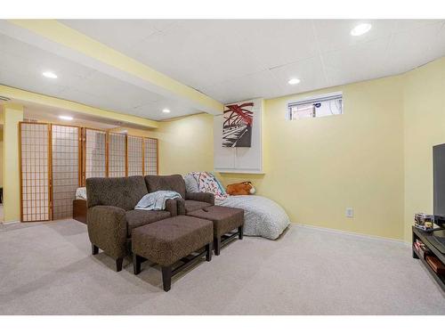 72 Hidden Vale Close Nw, Calgary, AB - Indoor Photo Showing Basement