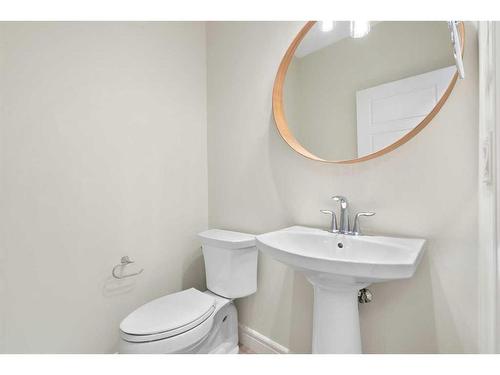 185 Carringvue Manor Nw, Calgary, AB - Indoor Photo Showing Bathroom