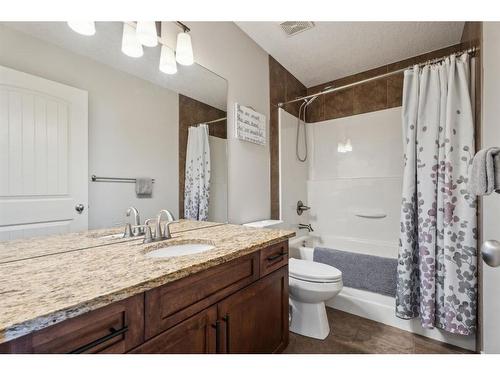 129 Heritage Hill, Cochrane, AB - Indoor Photo Showing Bathroom