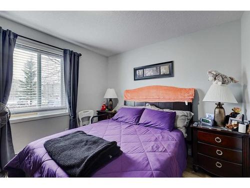 4104-604 8Th Street Sw, Airdrie, AB - Indoor Photo Showing Bedroom
