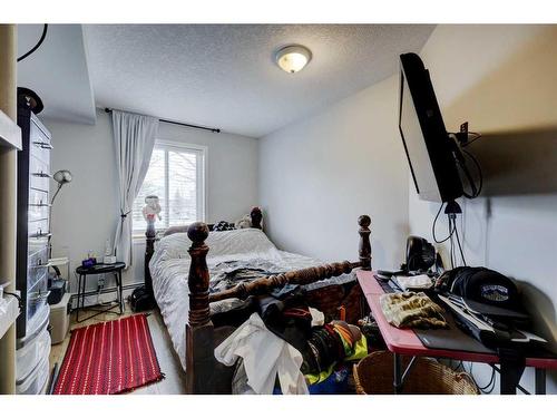 4104-604 8Th Street Sw, Airdrie, AB - Indoor Photo Showing Bedroom