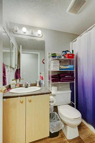 4104-604 8Th Street Sw, Airdrie, AB - Indoor Photo Showing Bathroom