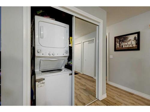 4104-604 8Th Street Sw, Airdrie, AB - Indoor Photo Showing Laundry Room