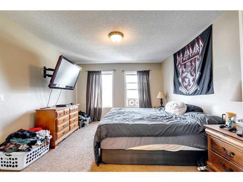 18 Cranwell Common Se, Calgary, AB - Indoor Photo Showing Bedroom