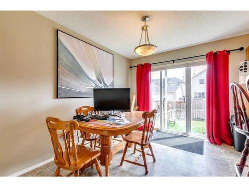 18 Cranwell Common Se, Calgary, AB - Indoor Photo Showing Dining Room