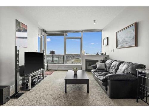 1504-55 Spruce Place Sw, Calgary, AB - Indoor Photo Showing Living Room