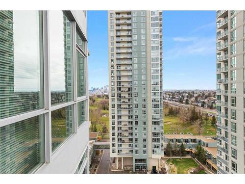 1504-55 Spruce Place Sw, Calgary, AB - Outdoor With Balcony With Facade