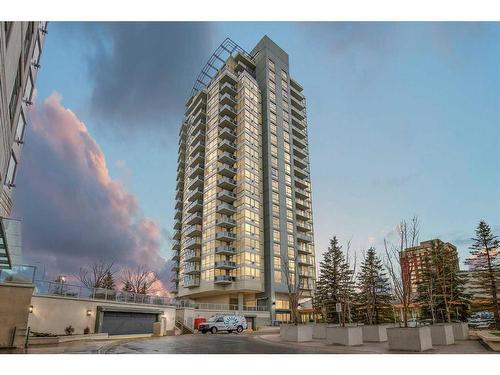 1504-55 Spruce Place Sw, Calgary, AB - Outdoor With Balcony With Facade