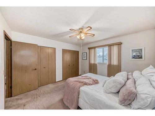 3832 14 Avenue Ne, Calgary, AB - Indoor Photo Showing Bedroom