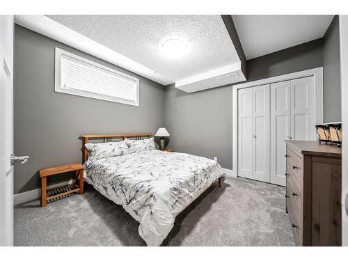 1414 26A Street Sw, Calgary, AB - Indoor Photo Showing Bedroom