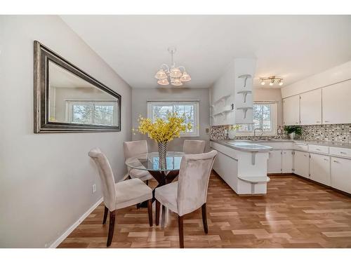 4708 Fordham Crescent Se, Calgary, AB - Indoor Photo Showing Dining Room