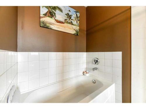 257 Rainbow Falls Manor, Chestermere, AB - Indoor Photo Showing Bathroom