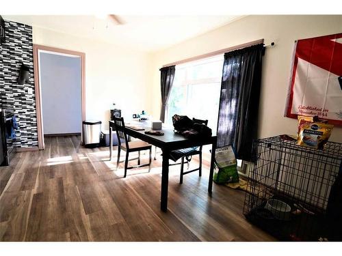 359 48 Avenue West, Claresholm, AB - Indoor Photo Showing Dining Room