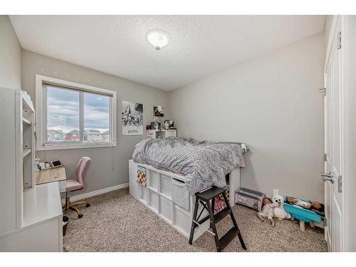 134 Mahogany Passage Se, Calgary, AB - Indoor Photo Showing Bedroom