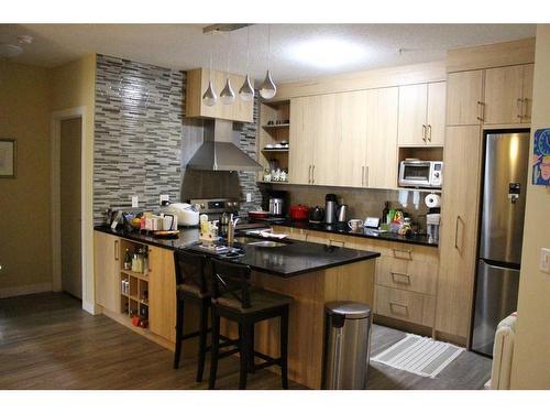 101-117 19 Avenue Ne, Calgary, AB - Indoor Photo Showing Kitchen