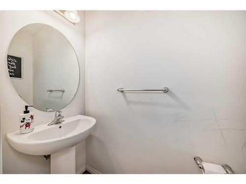 133 Cityside Common Ne, Calgary, AB - Indoor Photo Showing Bathroom