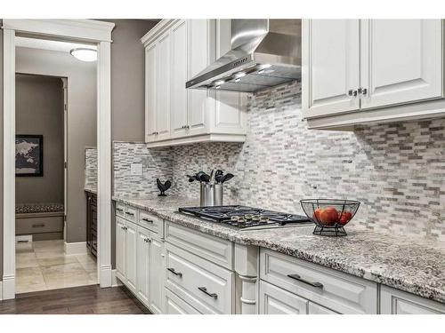 22 Crestridge Mews Sw, Calgary, AB - Indoor Photo Showing Kitchen With Upgraded Kitchen