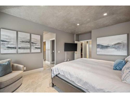 22 Crestridge Mews Sw, Calgary, AB - Indoor Photo Showing Bedroom