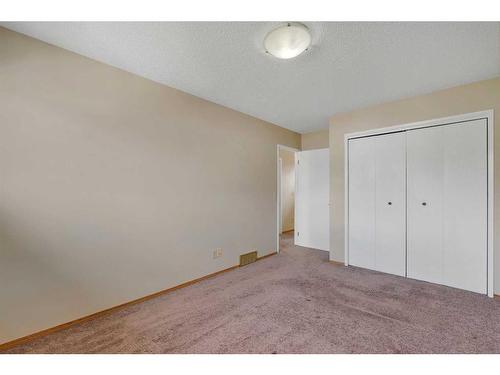 64 Woodview Court Sw, Calgary, AB - Indoor Photo Showing Other Room